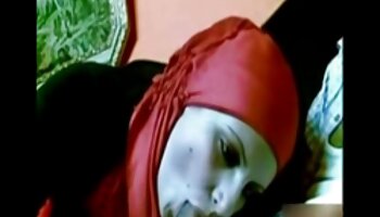 سیگار کشیدن دو نفر داغ لزبین گروه تلگرام چت سکسی در حال خوردن گربه داغ برای صبحانه