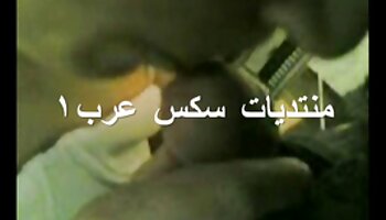 این Milf Ass فریاد می زند که شما سکس چت داغ توسط اسباب بازی جنسی VIBEPUSSY کنترل می کنید