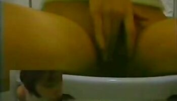 این خانمهای بالغ چت رایگان سکسی عاشق ورزش برهنه هستند