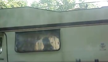 Shemale جولیا Steinkopf سخت و سکس چتی پابرهنه می شود