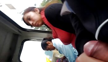 TS Teen Teen Teen Mayna Santini برای یک مقعد کامل خم مینی چت سکسی می شود